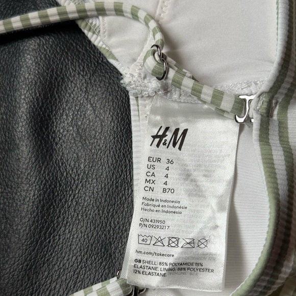 EUC H&M Gray Striped Bikini Top - Picture 8 of 9